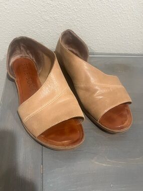 Sole Society Beige Open-Toe Slip-On Sandals Size: 7